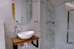 ORKANA House的一间浴室