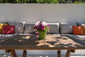 Posezení v ubytování Feneri 3 -Cozy rustic Apt 20' from Elafonisi beach