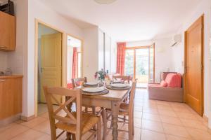 Khu vực ghế ngồi tại Casa Corsica - Appt climatisé proche de la plage