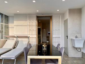 A bathroom at Le Suite con terrazzo Abitare Roma