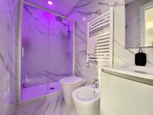 A bathroom at Le Suite con terrazzo Abitare Roma