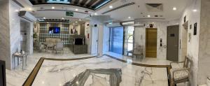Телевизор и/или развлекательный центр в Grand Legacy Hotel Doha