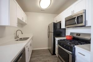 A cozinha ou cozinha compacta de Westwood 2BR nr UCLA Westwood Village LAX-222