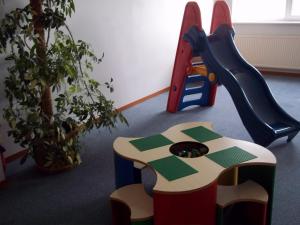 Dětský klub v ubytování Hotel Sanvilla