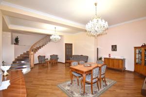 Posezení v ubytování Homestay at City Center