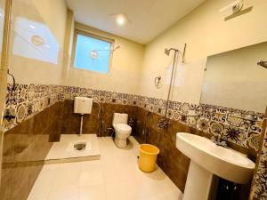 Ένα μπάνιο στο Desert One Hotel Skardu