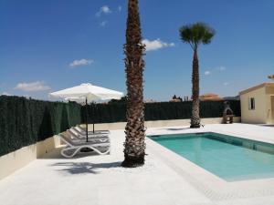 Bazén v ubytování Villa Los Castos Immaculate 2-Bed Villa Arboleas nebo v jeho okolí