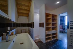 Gallery image of Gîte Imagine Roussillon Résidence Privée avec Piscine - 8 personnes in Canet-en-Roussillon