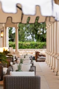 A seating area at Hospes Maricel y Spa, Palma de Mallorca, a Member of Design Hotels