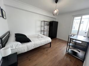 Zdjęcie z galerii obiektu Apartamento de 3 habitaciones a estrenar en Ferrol w mieście Ferrol