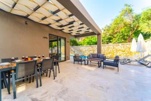 Patio nebo venkovní prostory v ubytování Villa Simurg