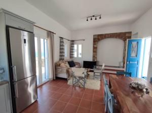 A seating area at Lighthouse View Syros