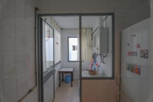 Zdjęcie z galerii obiektu RentalSevilla Apartamento luminoso con 3 dormitorios w Sewilli +15 zdjęć