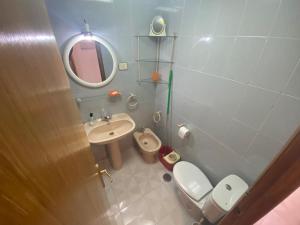 Koupelna v ubytování Coqueto al lado del Mar + 9 fotografií
