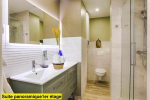 Kúpeľňa v ubytovaní Résidence LA VAGUE- Appartements Grand Confort -Vue mer - 2 à 6 personnes