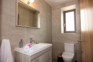 A bathroom at Kika Residences