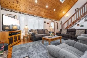 Χώρος καθιστικού στο Home Sweet Cabin