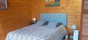 Postel nebo postele na pokoji v ubytování Chambre La Caunette