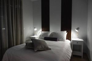Postel nebo postele na pokoji v ubytování #S20 Chic 1 BR apartment in the centre of Volos
