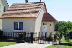 The building in which the holiday home is located