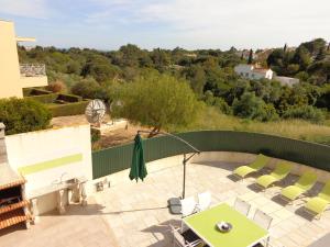 Utsikt över poolen vid Balaia Prestige by Check-in Portugal eller i närheten