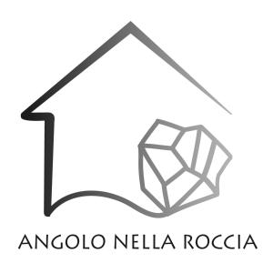 Anodische Metalica-Logo auf weißem Hintergrund in der Unterkunft Angolo nella Roccia in Ostuni