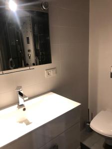 Kúpeľňa v ubytovaní Apartament przy lesie