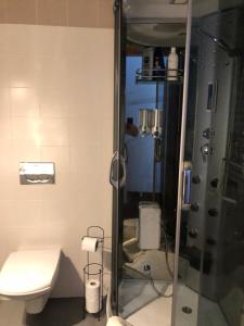 Kúpeľňa v ubytovaní Apartament przy lesie