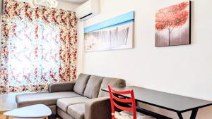 A seating area at Los Caňos II - Calm Home - Option cheap parking