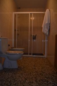 Koupelna v ubytování Hostal l'Escon + 37 fotografií