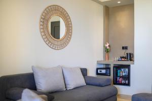 Χώρος καθιστικού στο Nicolas Grand Suites, Adults Only