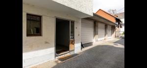 Budynek, w którym mieści się apartament