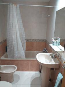 Kúpeľňa v ubytovaní PISO 4 HABITACIONES BURJASOT