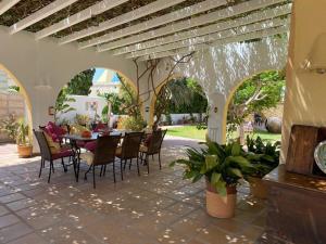 Vonkajšia záhrada v ubytovaní CHALET PUERTO REY