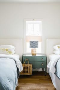 Ліжко або ліжка в номері The Wayback Boutique Hotel
