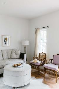 Зона вітальні в The Wayback Boutique Hotel