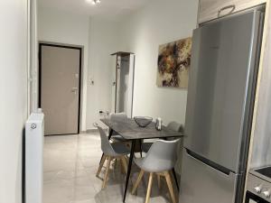 Fotografie z fotogalerie ubytování Adelais Cozy, Renovated Apt near Piraeus Metro v destinaci Piraeus + 15 fotografií