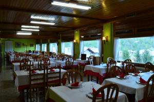 Restaurace v ubytování Hostal l'Escon