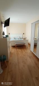 TV/trung tâm giải trí tại Precioso apartamento en pleno centro +3 ảnh