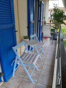 Balkón nebo terasa v ubytování Theros Apartment