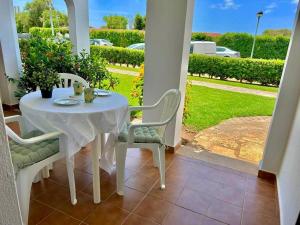 Zahrada ubytování SON BOU Apartamento en planta baja junto la playa