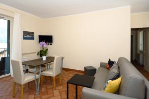 A television and/or entertainment centre at La Piccola Bellagio