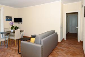 A television and/or entertainment centre at La Piccola Bellagio