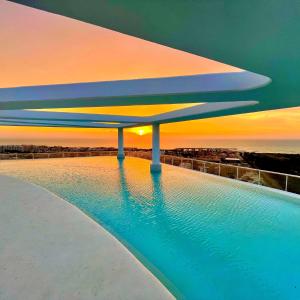 Bassein majutusasutuses Exceptional Apartment in Gran Canet 9th floor with sea view and private garage või selle lähedal