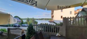 Výhled na řeku, která protéká v blízkosti apartmánu