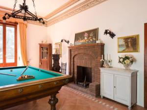 B&B Villa il Poggetto biliárdasztala