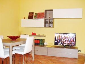 TV a/nebo společenská místnost v ubytování Al verde limone