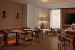 Uma área de estar em Doria Hotel Bodrum-City Center