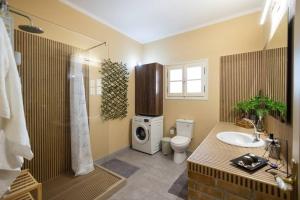 Koupelna v ubytování Paradiso Apartments + 79 fotografií