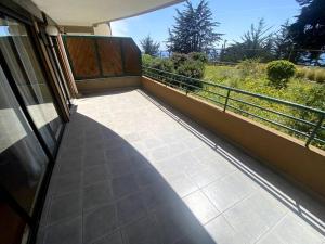 Balkón nebo terasa v ubytování Depto 2D-1B con acceso directo a playa Cau Cau